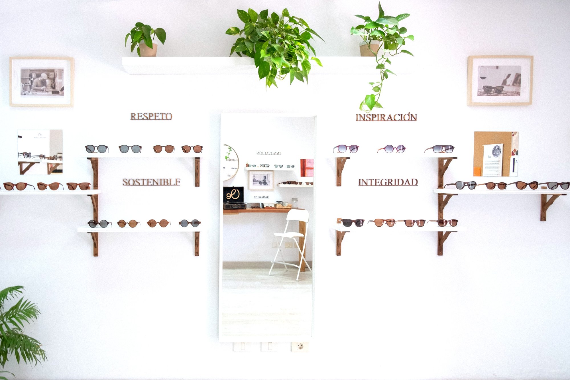 Exposición Oe Gafas de Madera